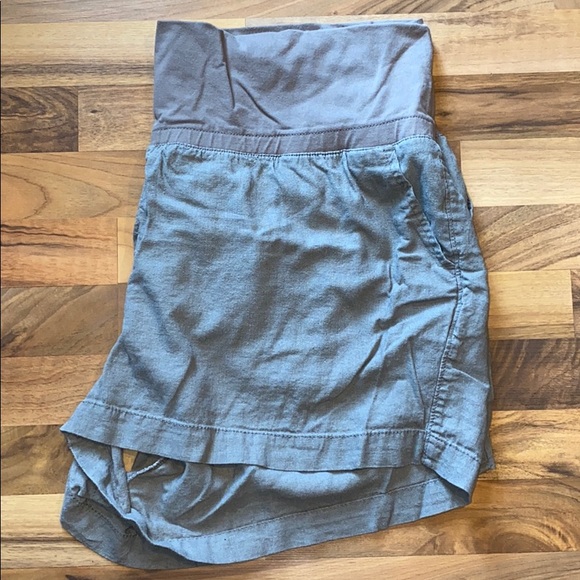 Old Navy Pants - OLD NAVY plus size pull on tan linen shorts 24